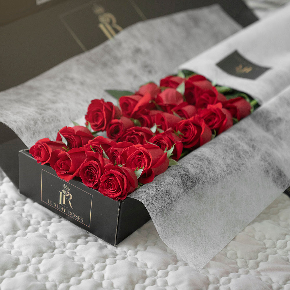 VALENTINE´S DAY RED ROSES LUXURY BOX WITH CHOCOLATE