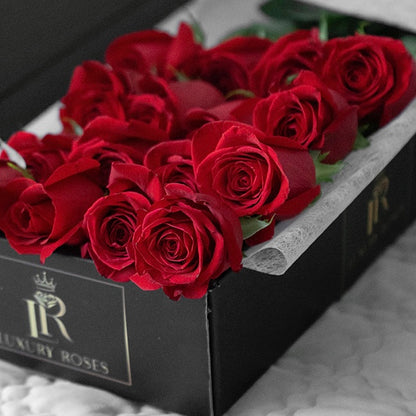 VALENTINE´S DAY RED ROSES LUXURY BOX WITH CHOCOLATE